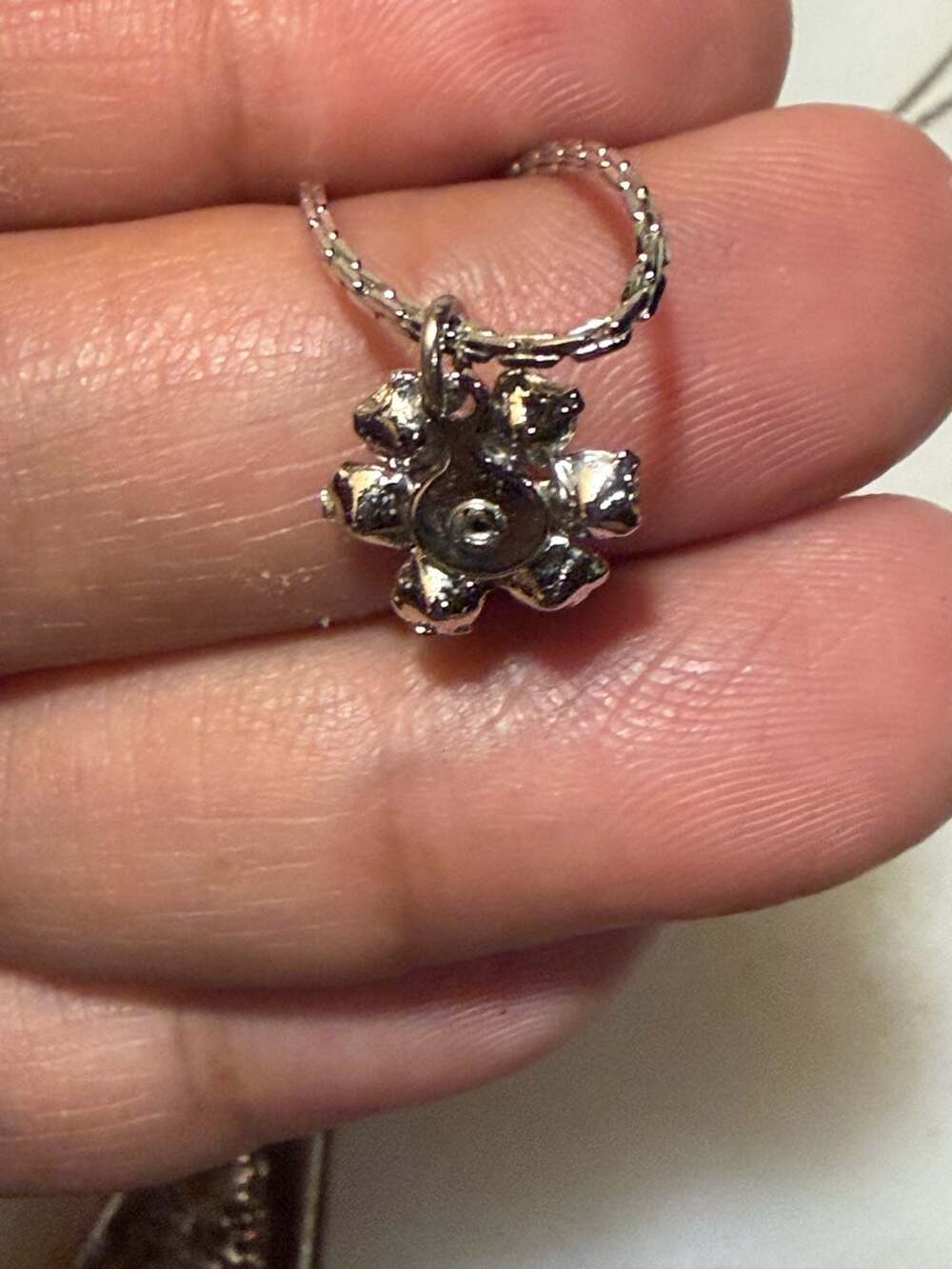 Vintage Avon Silver Tone Rhinestone Flower Pendant Necklace - Picture 2 of 6